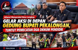 Aliansi Masyarakat Desa Langkap Gelar Aksi di Depan Gedung Bupati Pekalongan, Tuntut Pemecatan Dua Oknum Pendidik